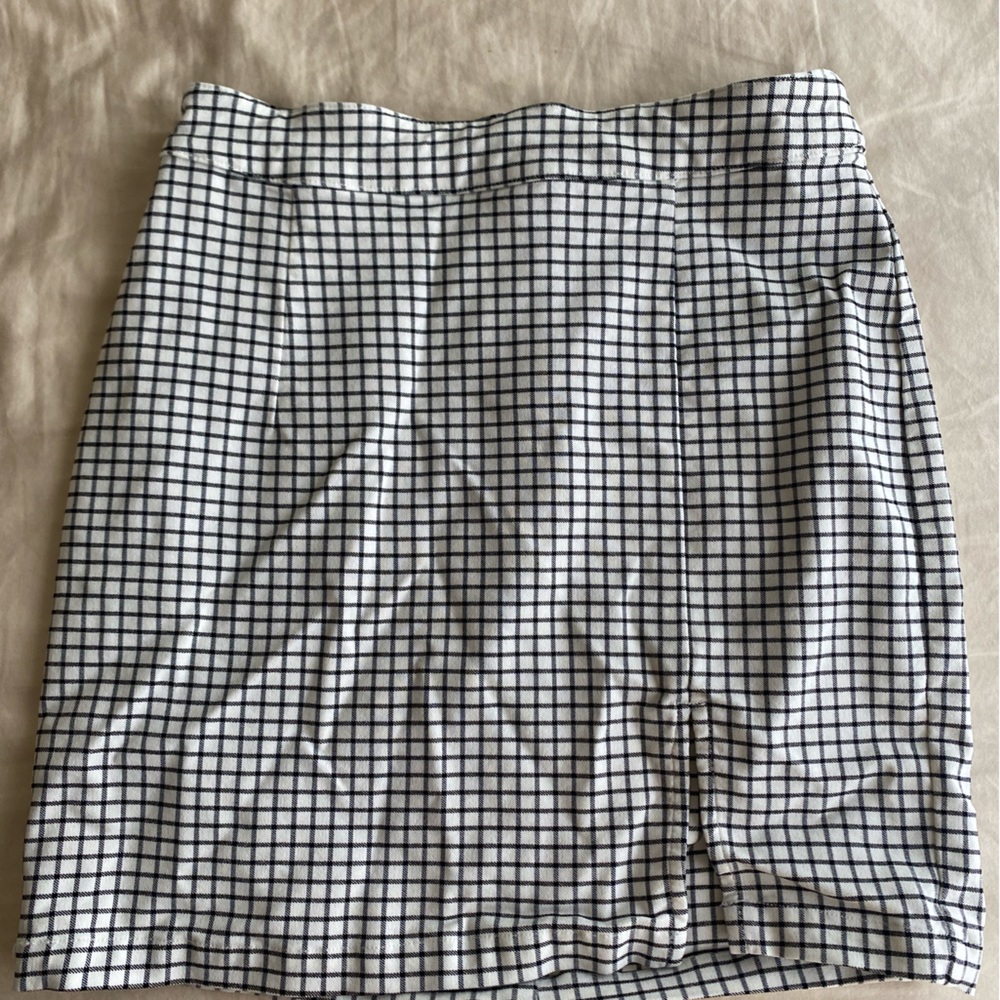 Garage skirt